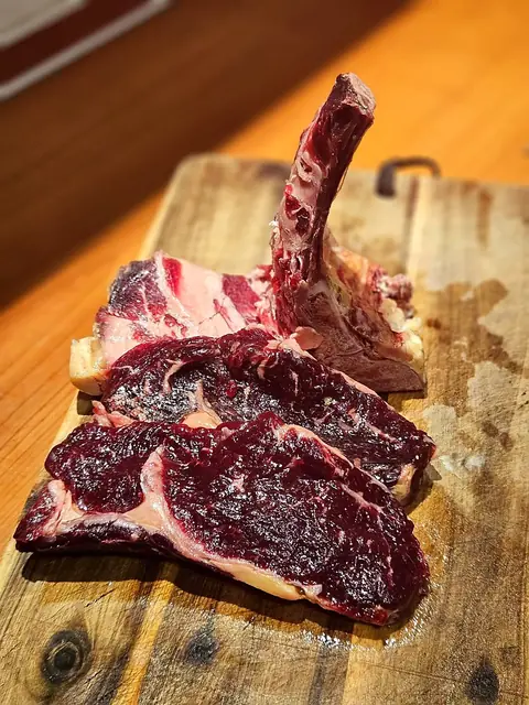 Vyzrálý tomahawk steak z hovězího